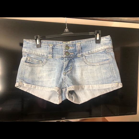 WAX Cuffed Jean Shorts - Picture 4 of 5